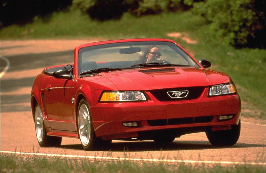  Ford Mustang GT Convertible 1999 года  (фото 24 из 74)